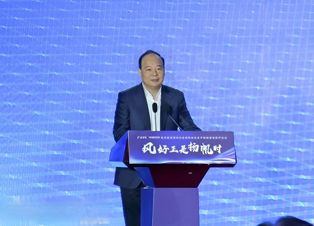 02-配文插图-NG28董事长、总经理曾毓群发表致辞.png